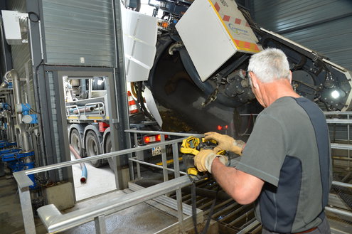 Vidange de l'hydrocureur à la station des Epines (Martres-sur-Morge)