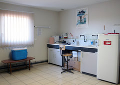 Laboratoire d'analyse de la SEMERAP à Joze